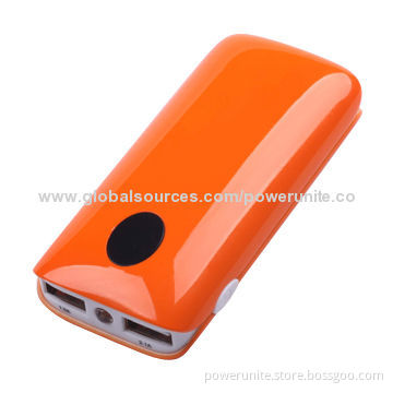 Dual-USB Output Portable Charger with 5,200mAh Capacity